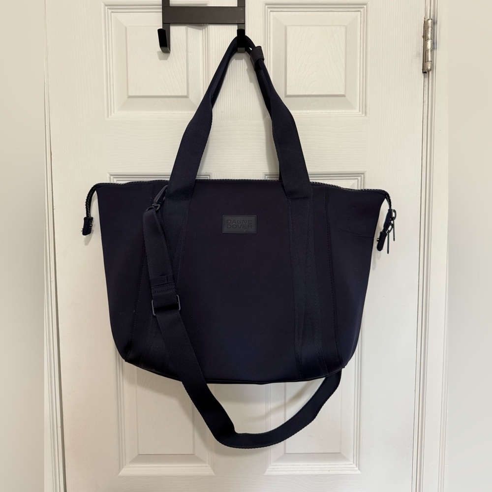 Dagne Dover navy blue small/medium duffle bag